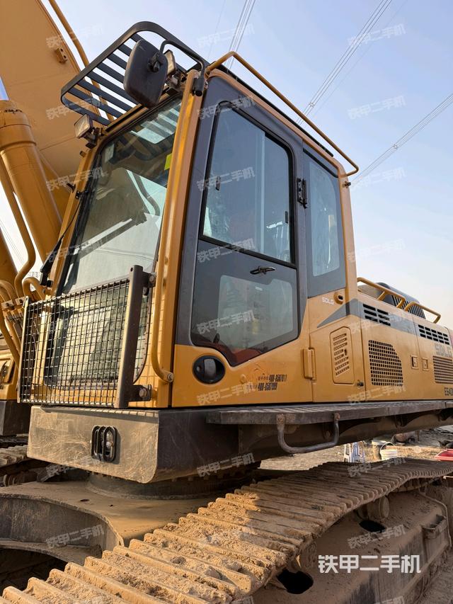 駕駛室整體（整機(jī)外觀）