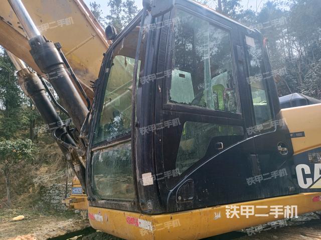 駕駛室左前45度（駕駛室部分）