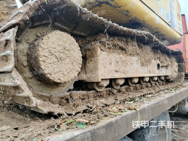 右側(cè)履帶整體(行走機(jī)構(gòu)) 右側(cè)履帶整體(行走機(jī)構(gòu))