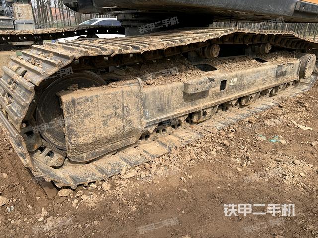 單側(cè)履帶整體（整機(jī)外觀）