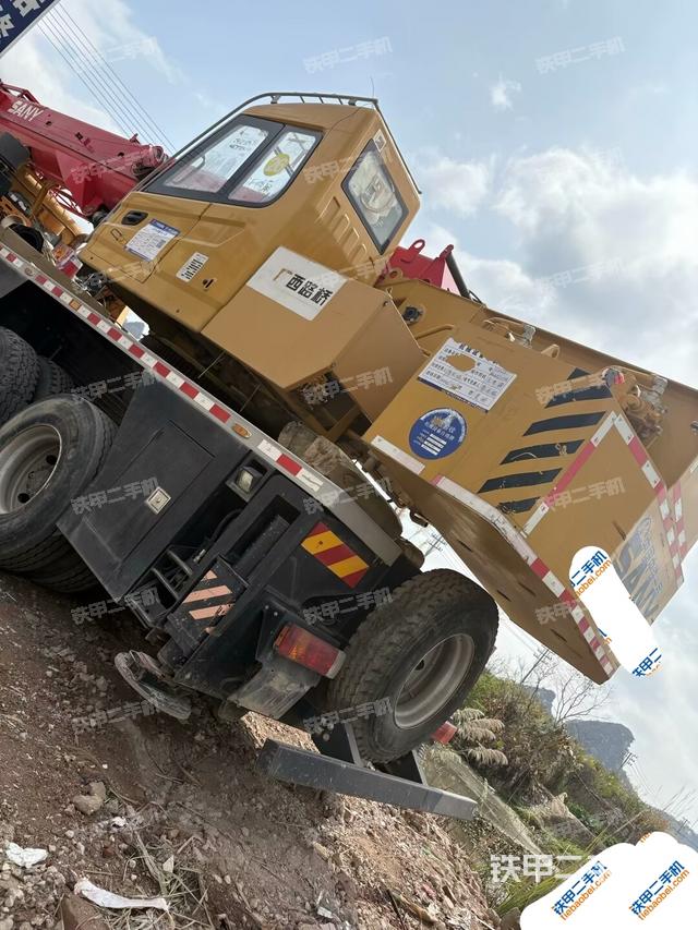 右后45度（汽車起重機(jī)外觀）