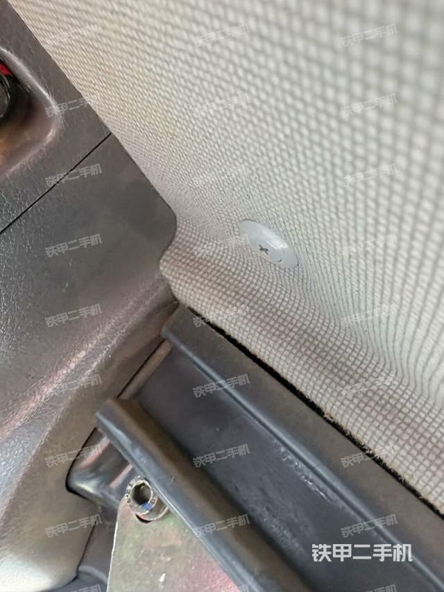 座椅后部(駕駛室部分) 座椅后部(駕駛室部分)