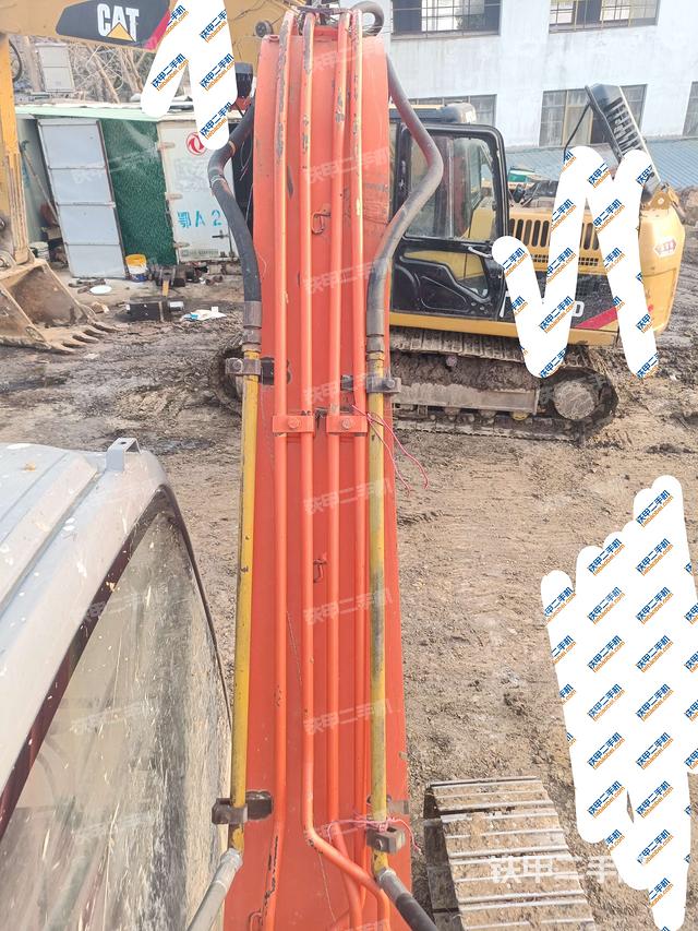 大臂背部俯視（工作和回轉(zhuǎn)裝置）