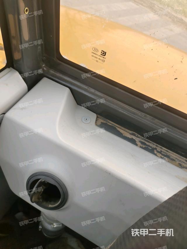 后窗玻璃角標(biāo)（駕駛室部分）