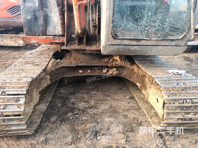 轉(zhuǎn)盤和下車架正前（工作和回轉(zhuǎn)裝置）