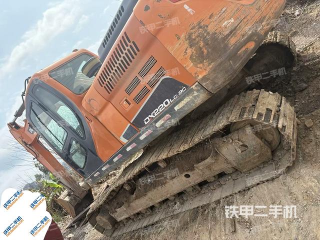 右后45(整機外觀) 右后45(整機外觀)