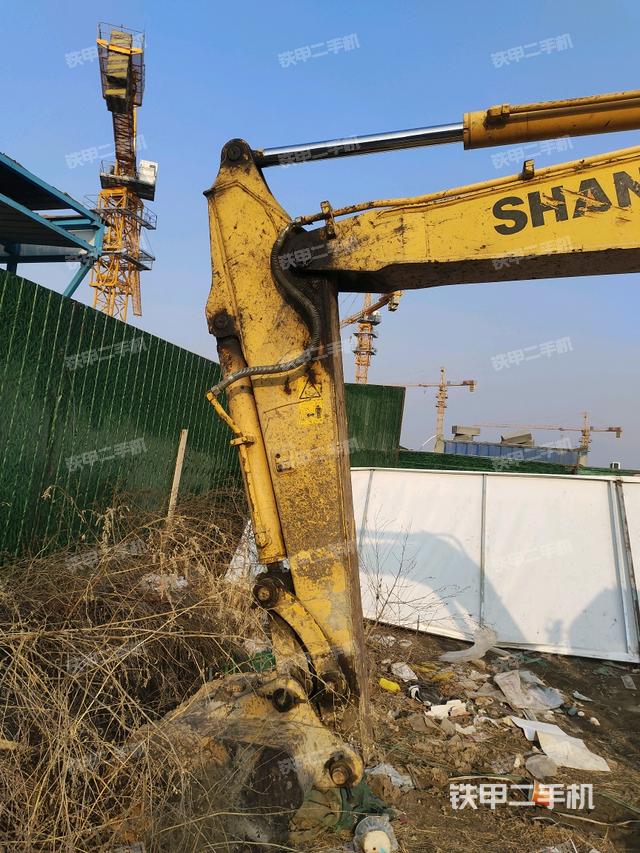 鏟斗右后整體（工作和回轉(zhuǎn)裝置）