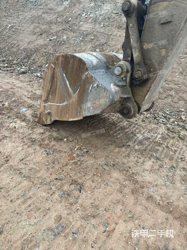 小臂整體左后(工作和回轉(zhuǎn)裝置) 小臂整體左后(工作和回轉(zhuǎn)裝置)