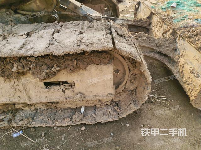 左驅(qū)動輪（行走機(jī)構(gòu)）