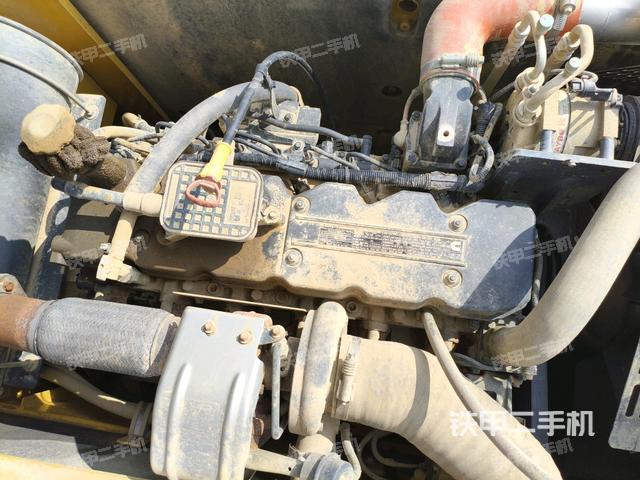 發(fā)動(dòng)機(jī)室（上車部件）