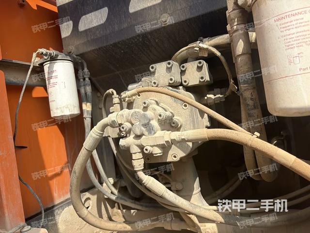 液壓泵斜45?左(大件艙室) 液壓泵斜45?左(大件艙室)