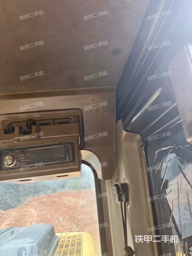 右側(cè)玻璃角標(biāo)(駕駛室部分) 右側(cè)玻璃角標(biāo)(駕駛室部分)