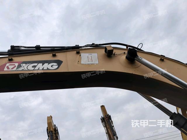 大臂油缸整體?豎拍(工作和回轉(zhuǎn)裝置) 大臂油缸整體?豎拍(工作和回轉(zhuǎn)裝置)