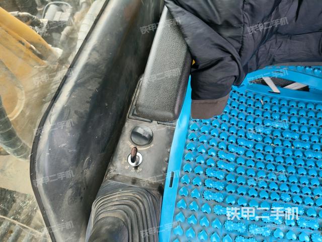 后窗玻璃角標(biāo)（駕駛室部分）