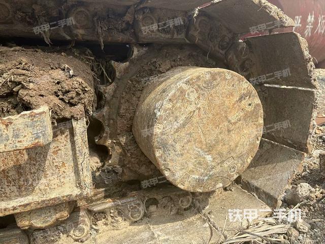 右側(cè)行走馬達(dá)蓋板(行走機構(gòu)) 右側(cè)行走馬達(dá)蓋板(行走機構(gòu))