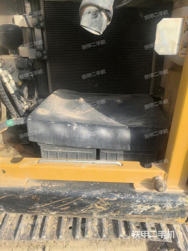 電瓶（大件艙室）