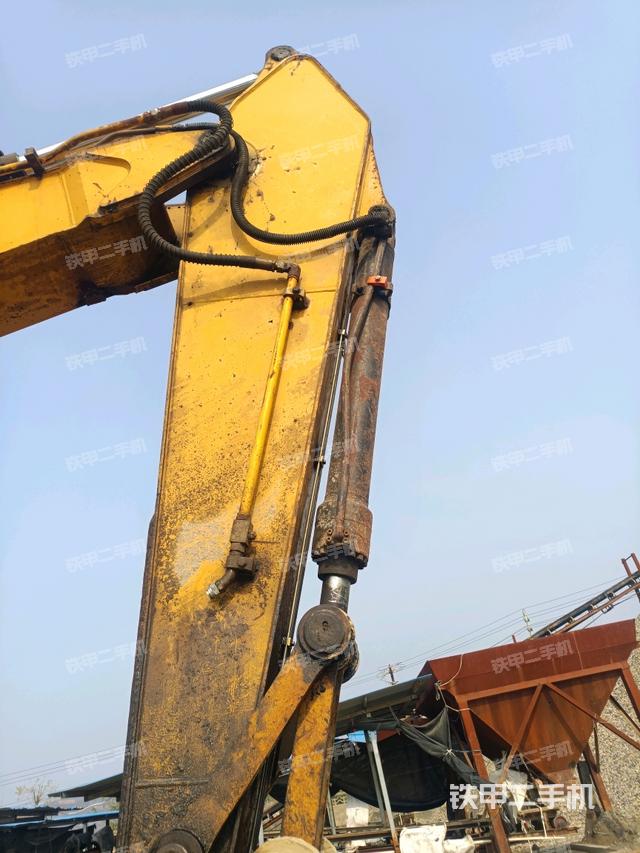 小臂整體右前（工作和回轉裝置）