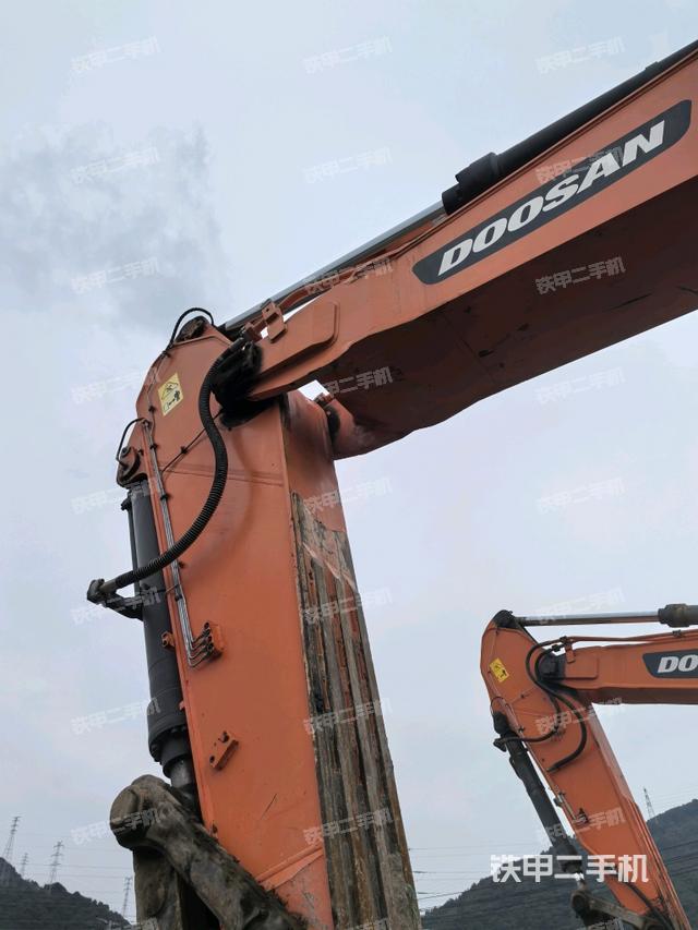 小臂整體左后（工作和回轉(zhuǎn)裝置）