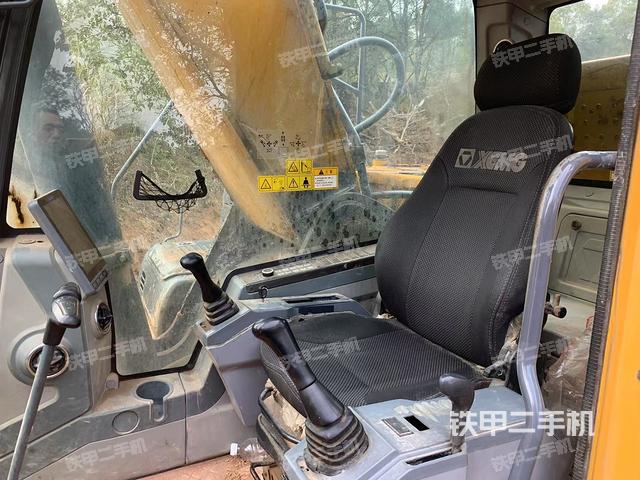 駕駛室整體(整機(jī)外觀) 駕駛室整體(整機(jī)外觀)