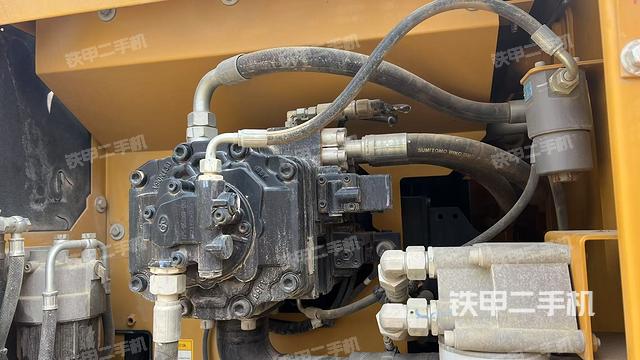 液壓泵斜45?右（大件艙室）