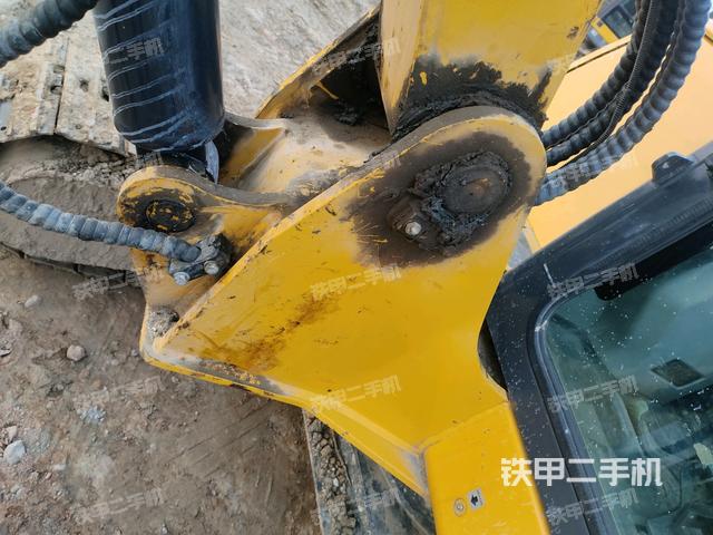 大臂根部?斜（工作和回轉(zhuǎn)裝置）