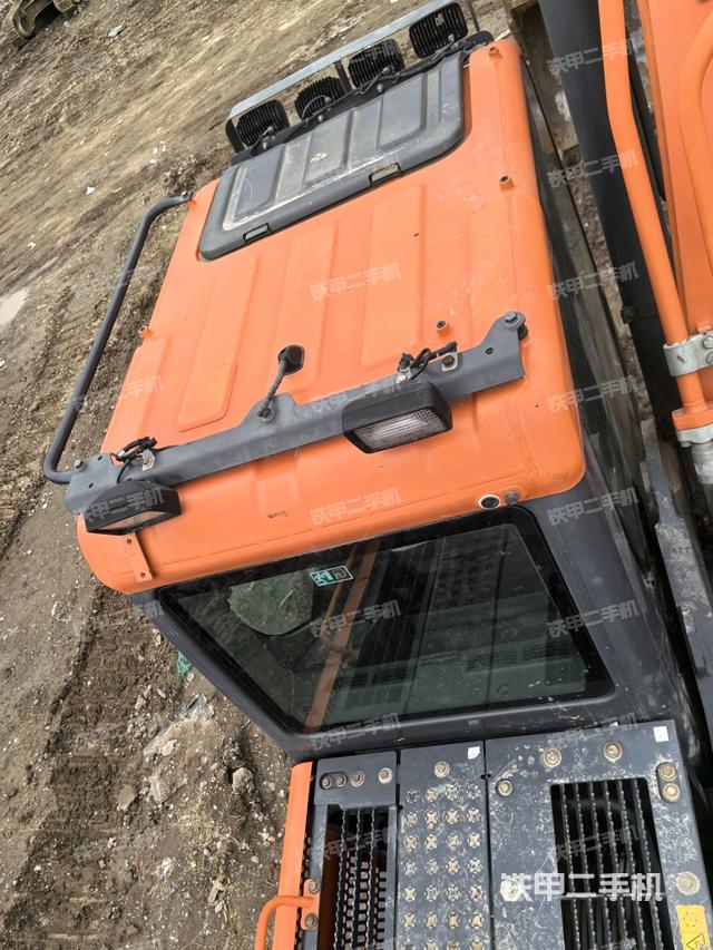 駕駛室頂部俯視（上車部件）