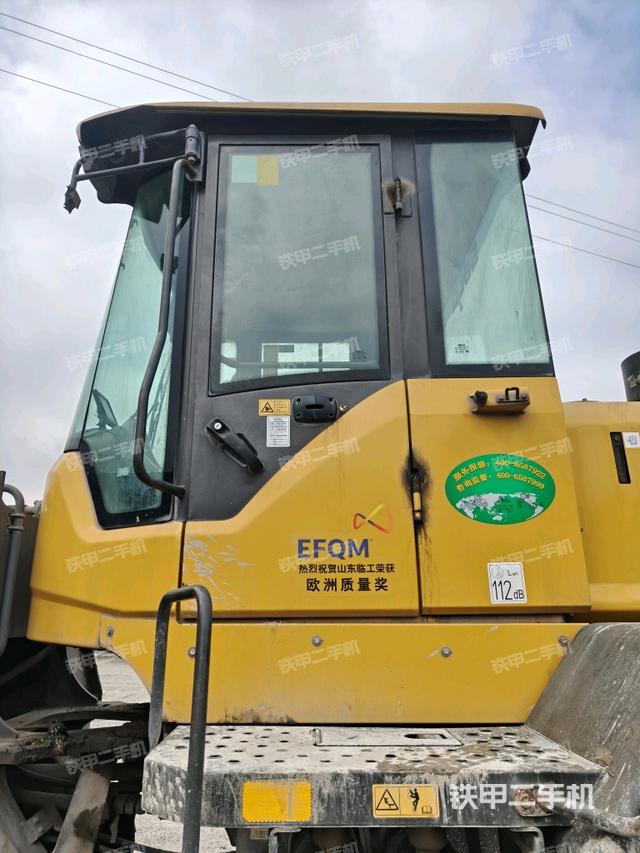 駕駛室正側(cè)（駕駛室部分）