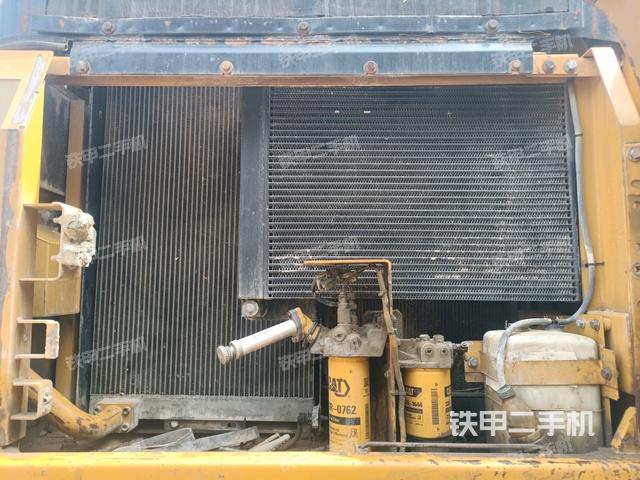 散熱器正面（大件艙室）