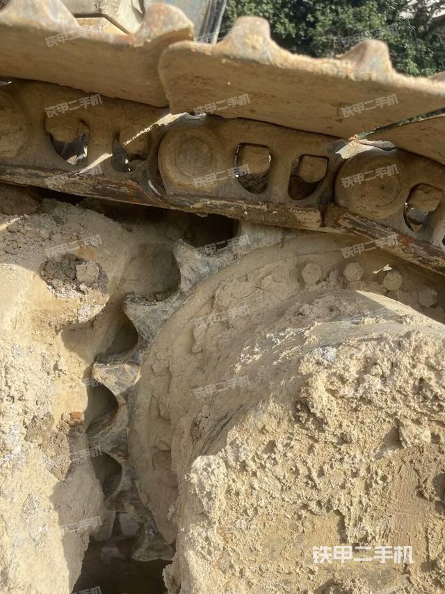 左側(cè)履帶整體?（行走機(jī)構(gòu)）