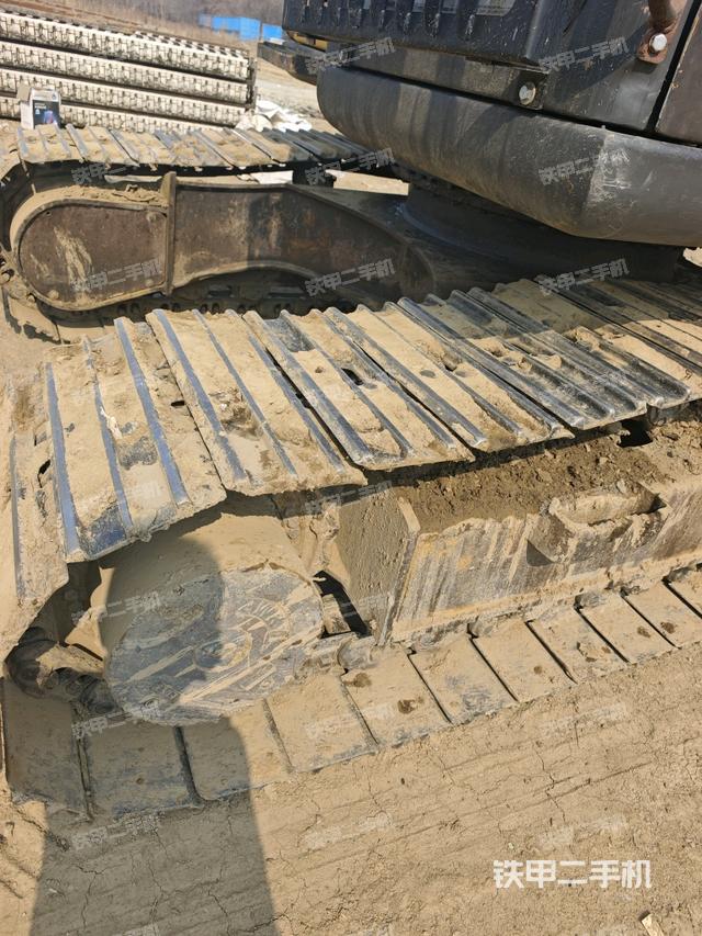 單側(cè)履帶整體（整機(jī)外觀）