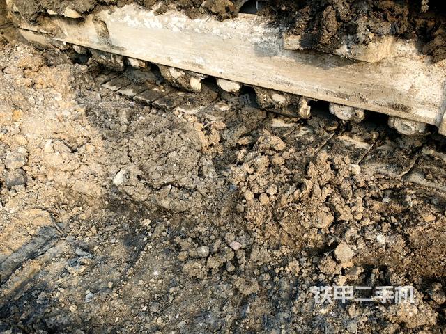 左側(cè)履帶整體?(行走機(jī)構(gòu)) 左側(cè)履帶整體?(行走機(jī)構(gòu))