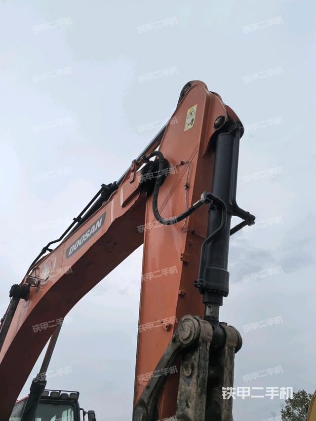 小臂整體右前（工作和回轉(zhuǎn)裝置）