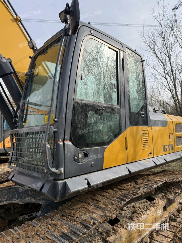 駕駛室整體（整機外觀）