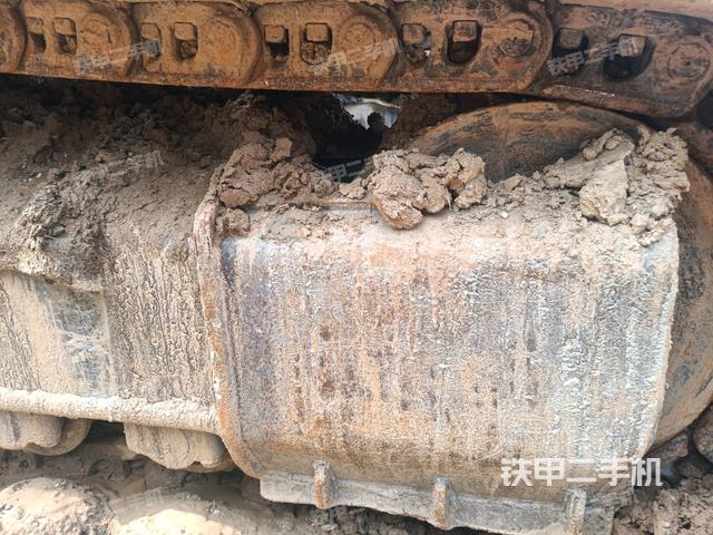 左驅(qū)動輪（行走機構(gòu)）