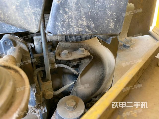 液壓泵艙室正面整體(整機(jī)外觀) 液壓泵艙室正面整體(整機(jī)外觀)