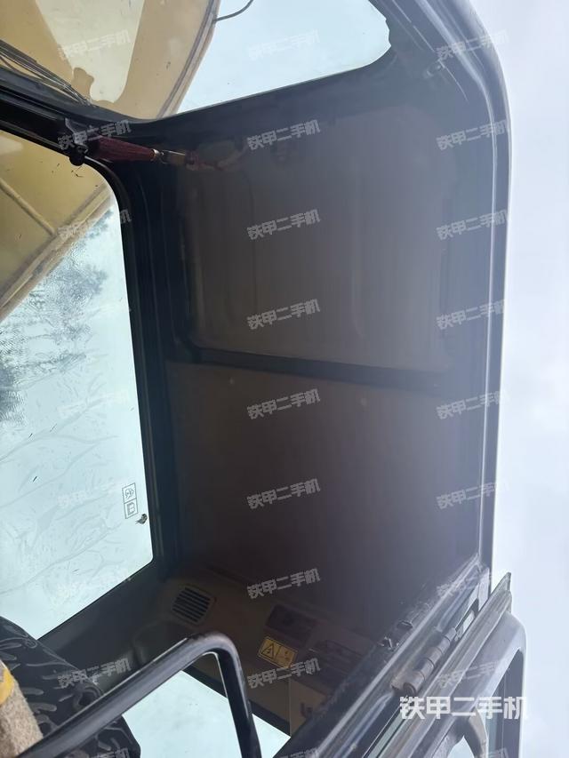 座椅左側(cè)控制臺(tái)/音響/含左手柄(駕駛室部分) 座椅左側(cè)控制臺(tái)/音響/含左手柄(駕駛室部分)