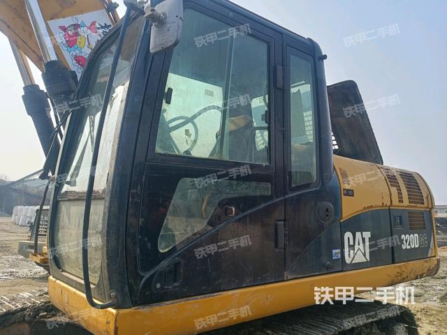 駕駛室左前45度（駕駛室部分）