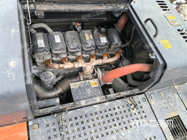 發(fā)動(dòng)機(jī)室（上車部件）