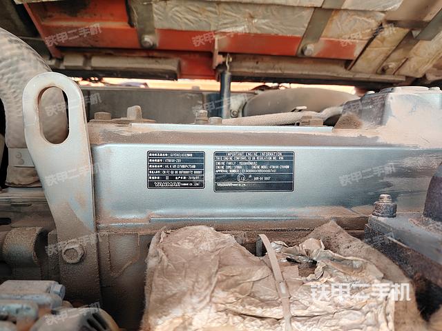 驾驶室顶部（整机外观）