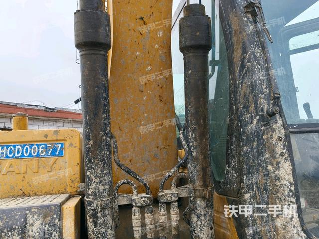 大臂背部俯視（工作和回轉(zhuǎn)裝置）