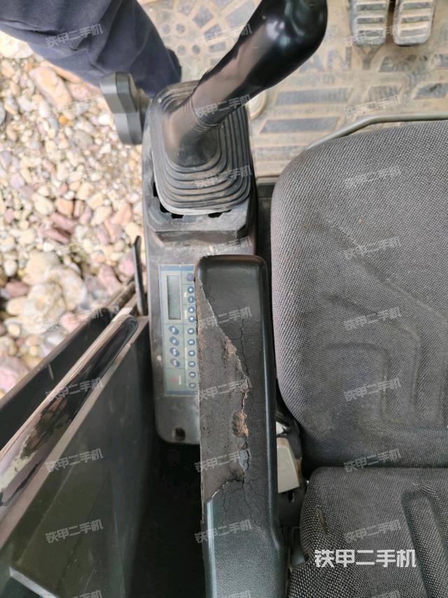 后窗玻璃角標(biāo)（駕駛室部分）