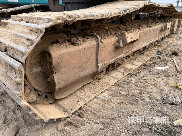 單側(cè)履帶整體（整機(jī)外觀）