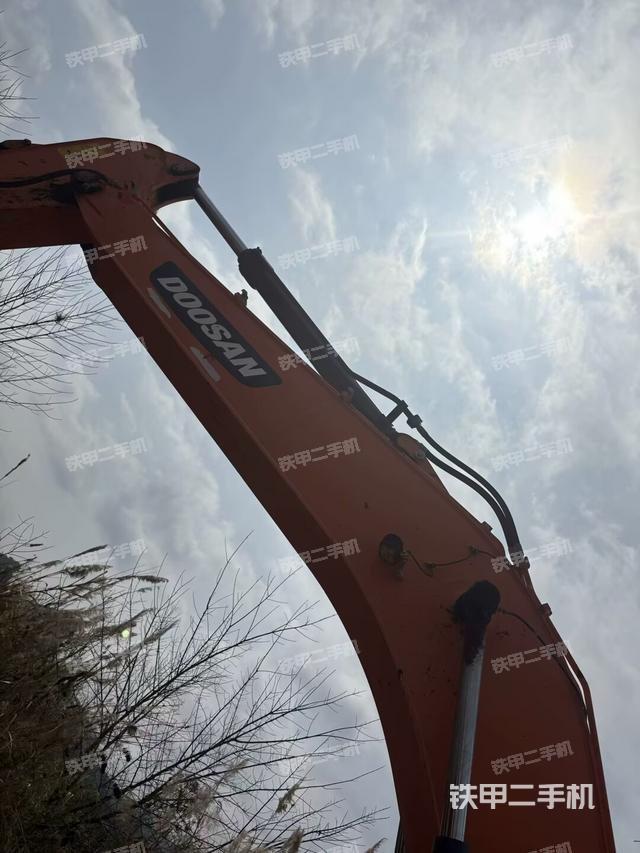 大臂整體?右側(cè)(工作和回轉(zhuǎn)裝置) 大臂整體?右側(cè)(工作和回轉(zhuǎn)裝置)