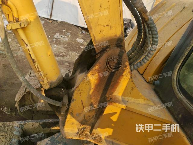 大臂根部?斜（工作和回轉(zhuǎn)裝置）