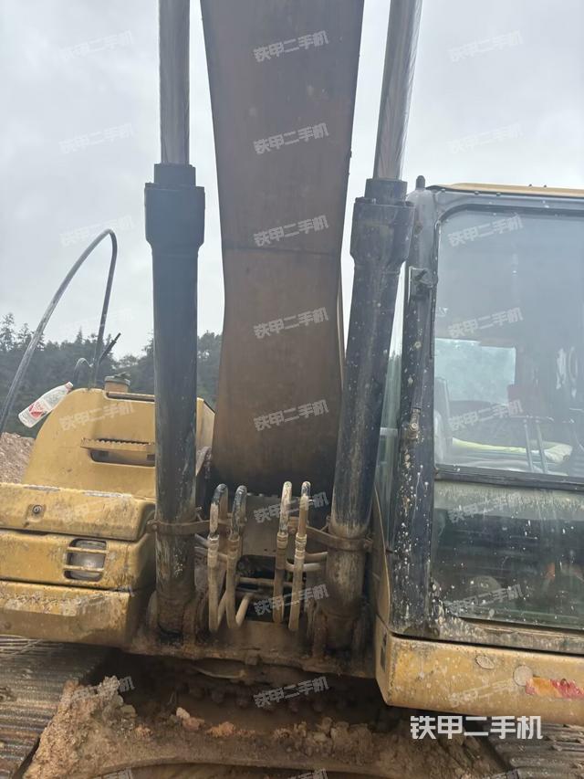 大臂根部?斜視(工作和回轉(zhuǎn)裝置) 大臂根部?斜視(工作和回轉(zhuǎn)裝置)