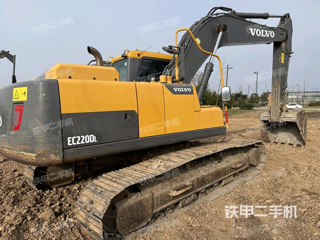 整機(jī)右后45°(整機(jī)外觀) 整機(jī)右后45°(整機(jī)外觀)