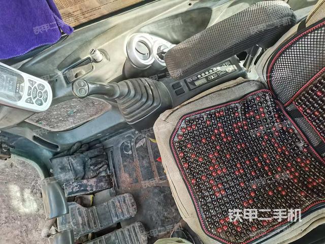 驾驶室整体（整机外观）