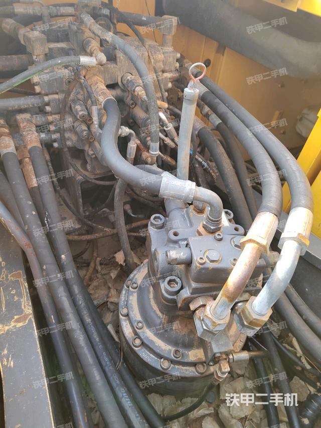 回轉(zhuǎn)馬達和主控閥（整機外觀）