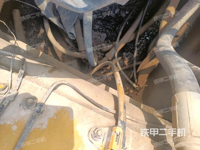 中央回轉(zhuǎn)接頭特寫（上車部件）