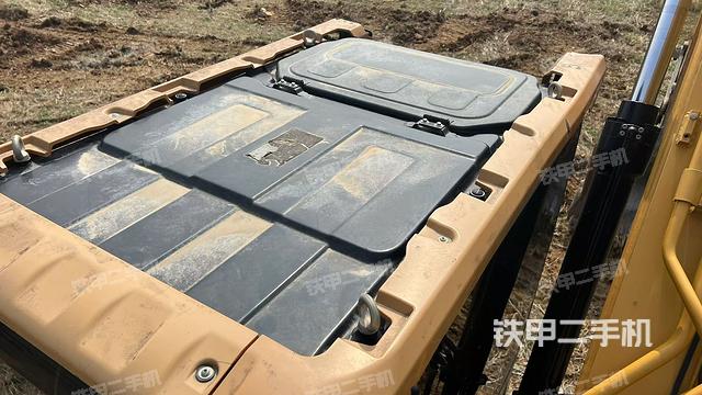 駕駛室頂部俯視（上車部件）